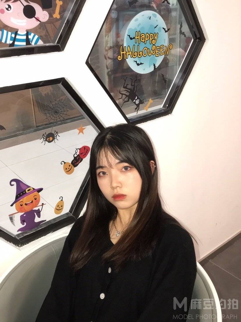 黑白模特