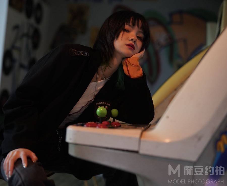 情绪模特