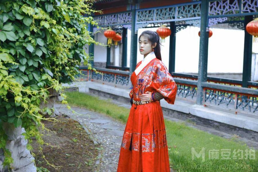 汉服模特