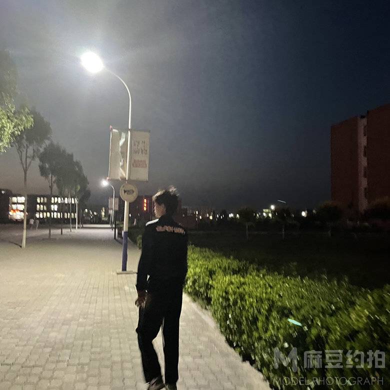 校园模特