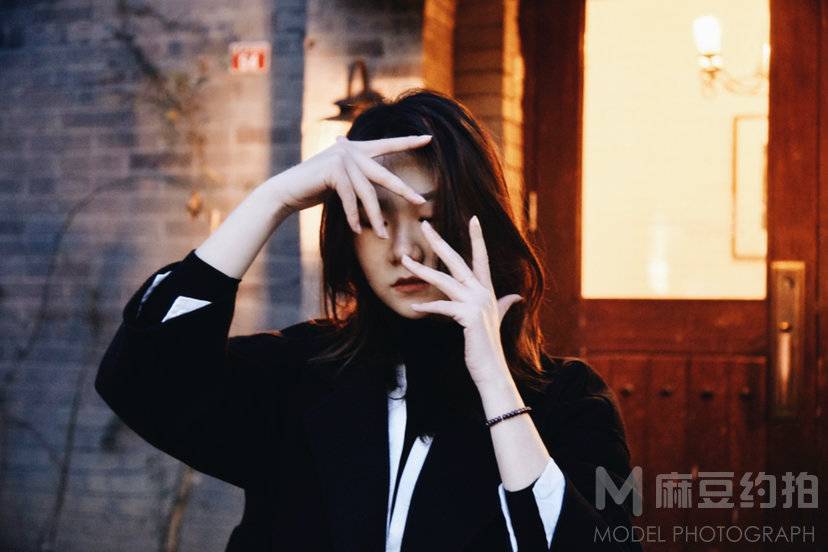 情绪模特