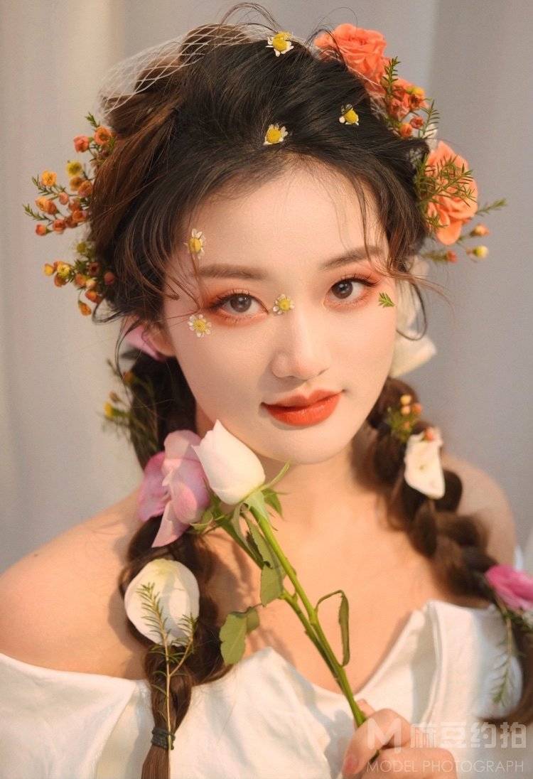 妆容模特