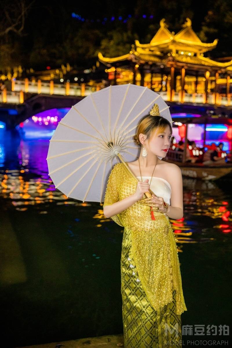 夜景模特