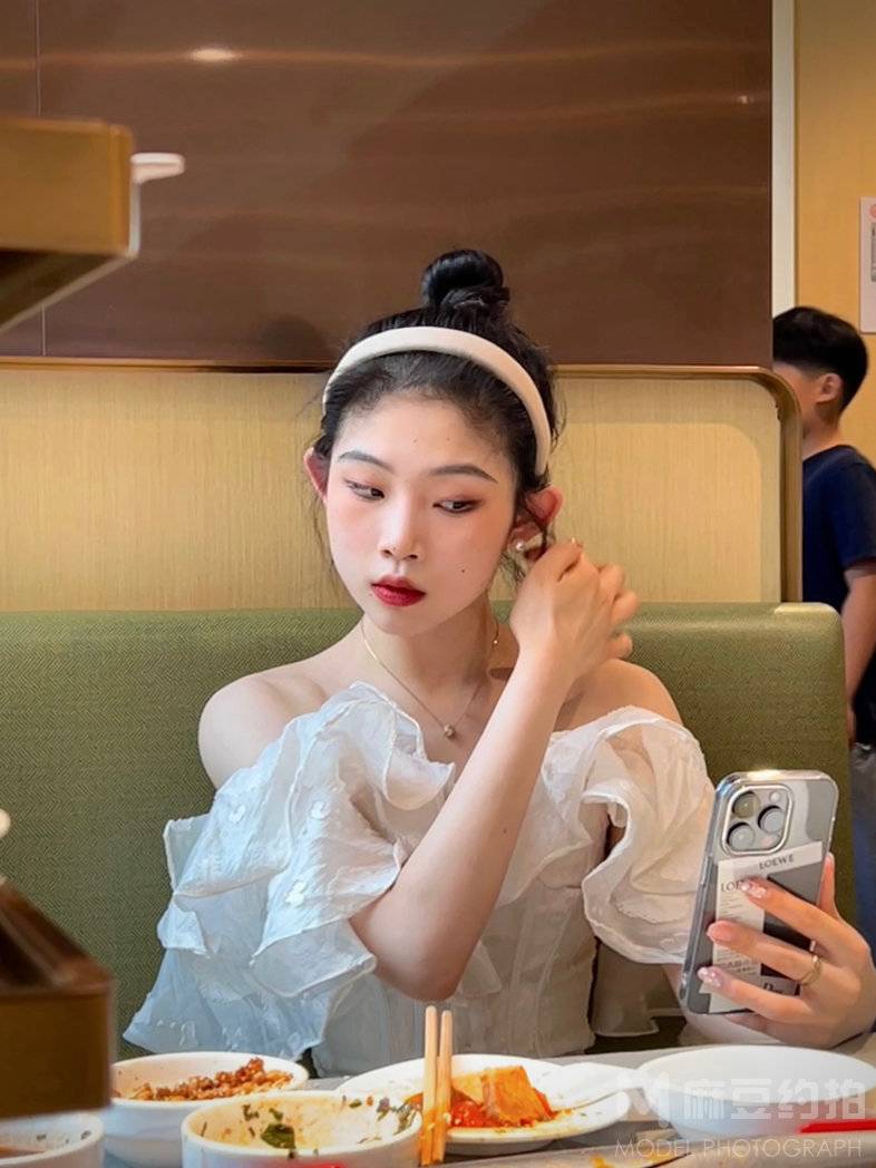 妆容模特