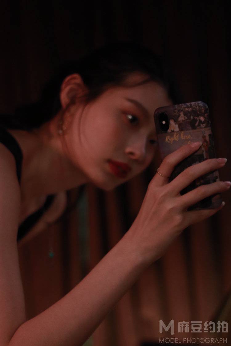 情绪模特