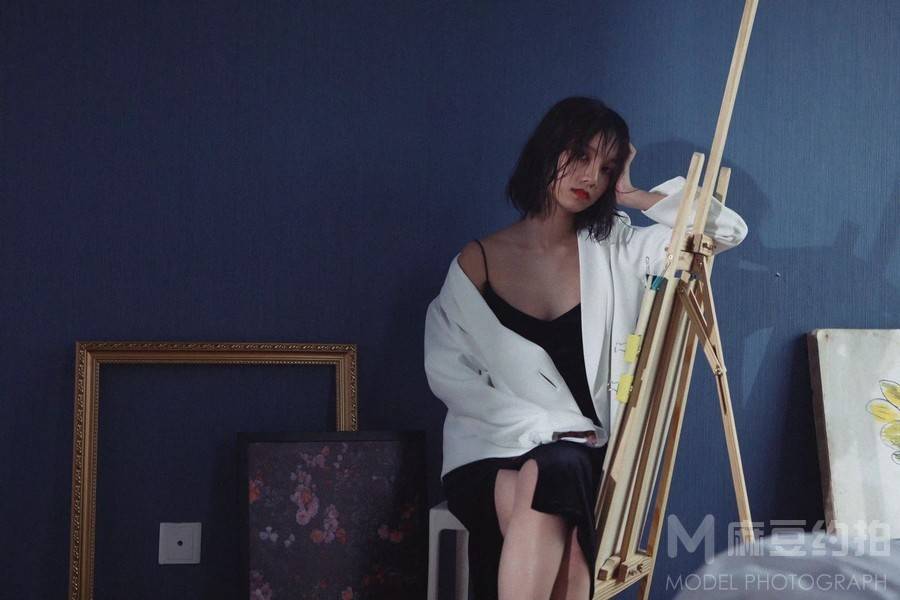 情绪模特