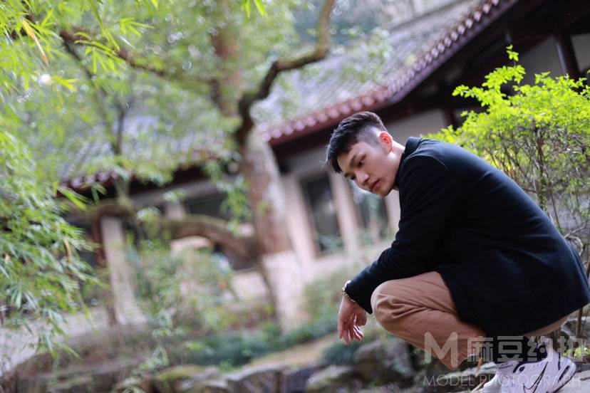 情绪模特