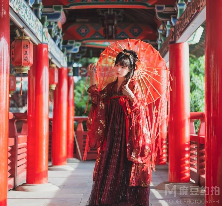 汉服模特