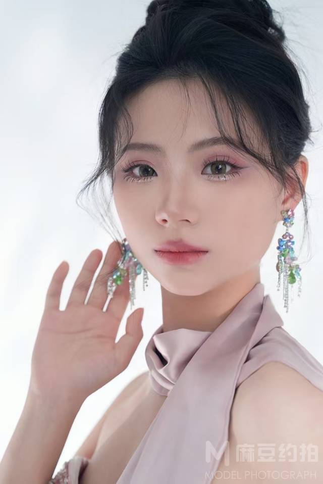 妆容模特