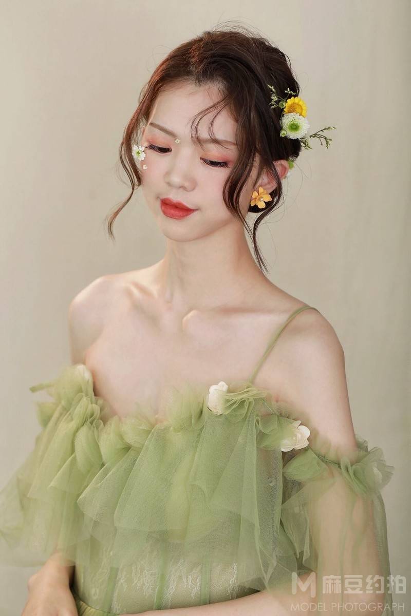 妆容模特