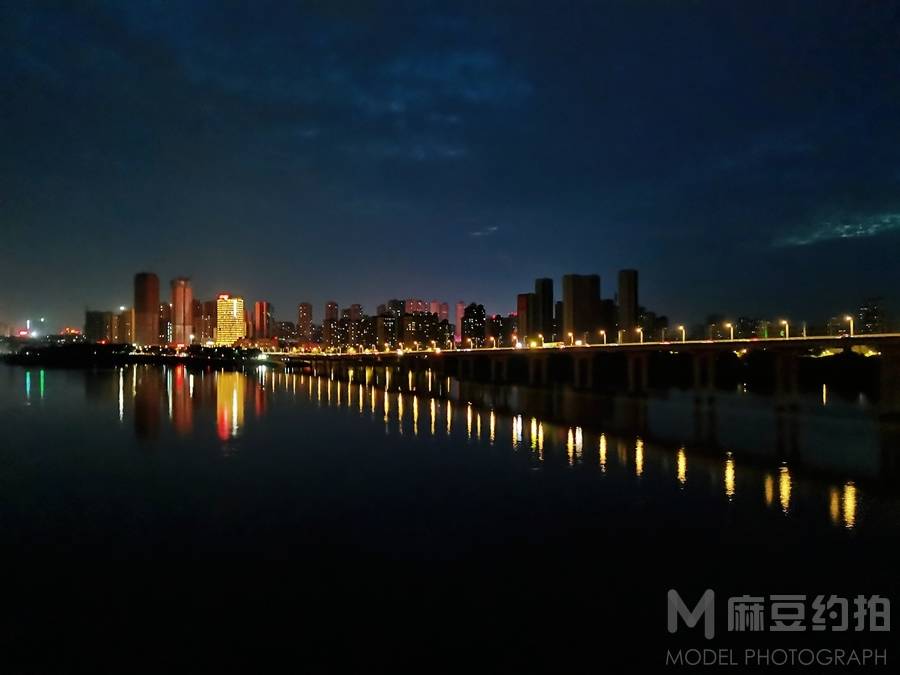 夜景模特