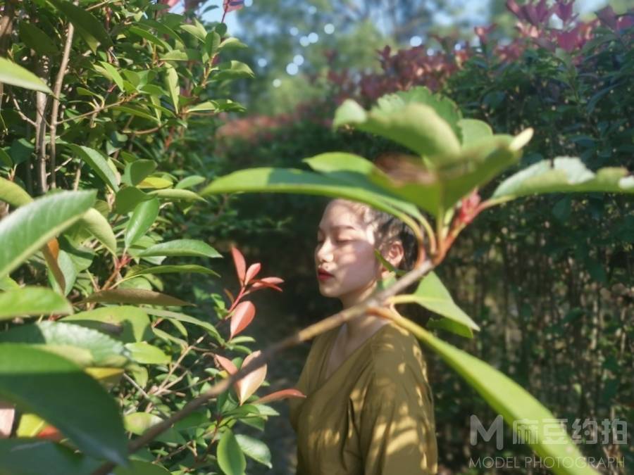 情绪模特