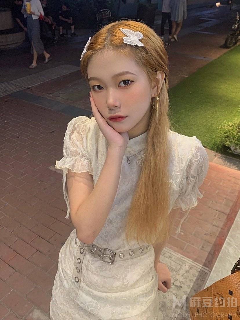 妆容模特