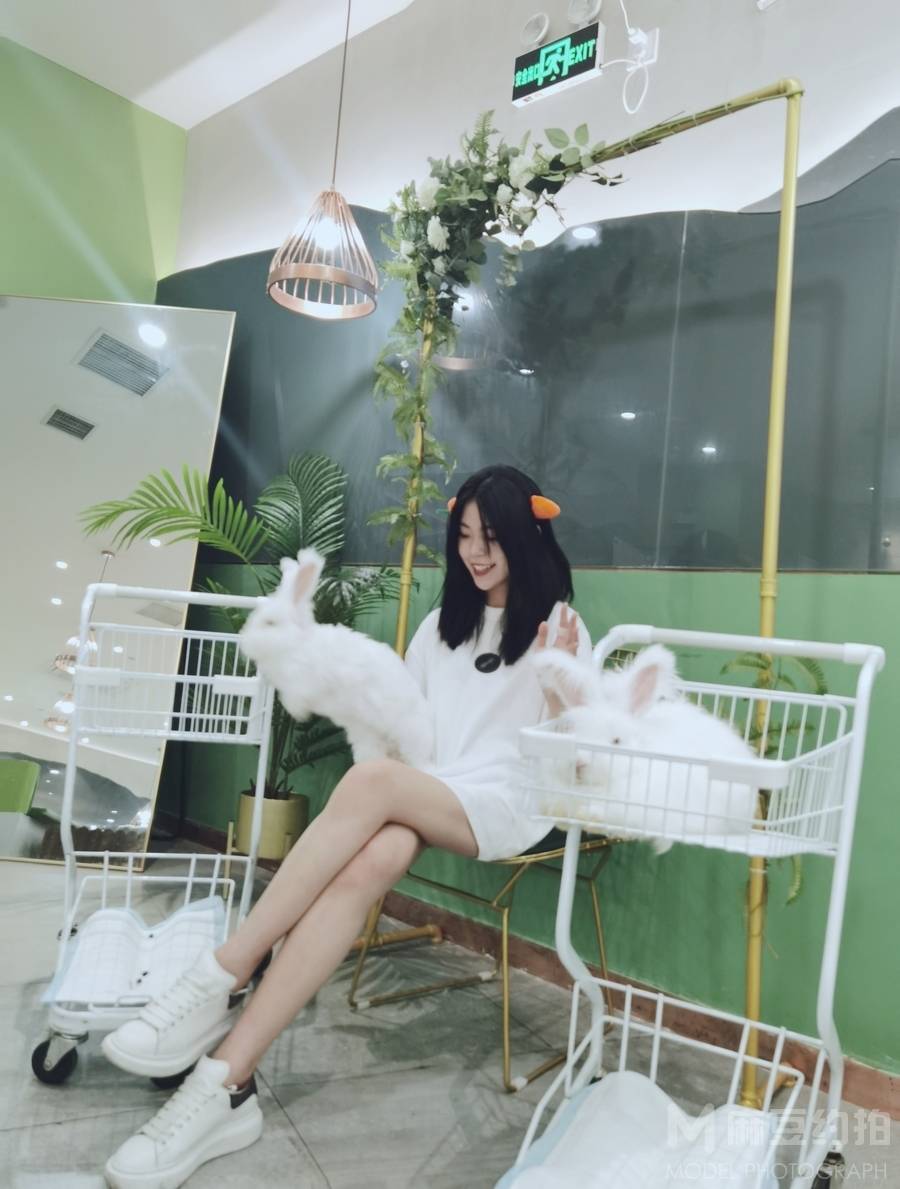清新模特