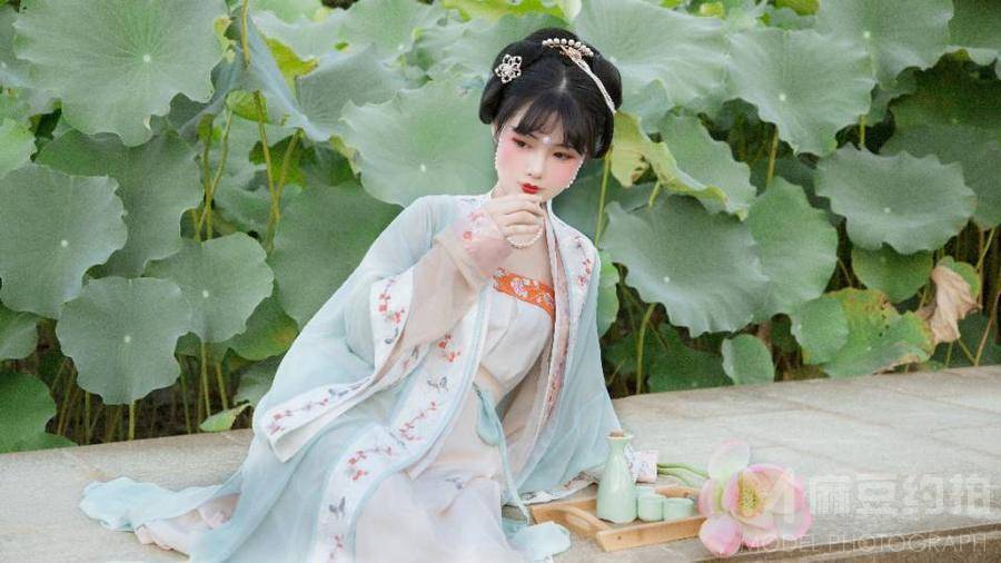 汉服模特