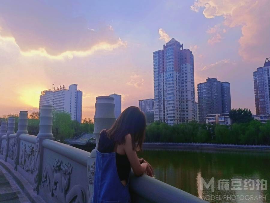 胶片模特