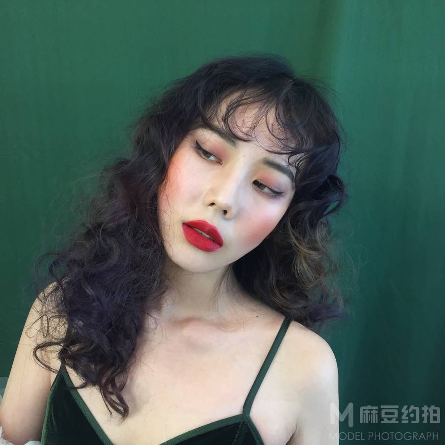 情绪模特