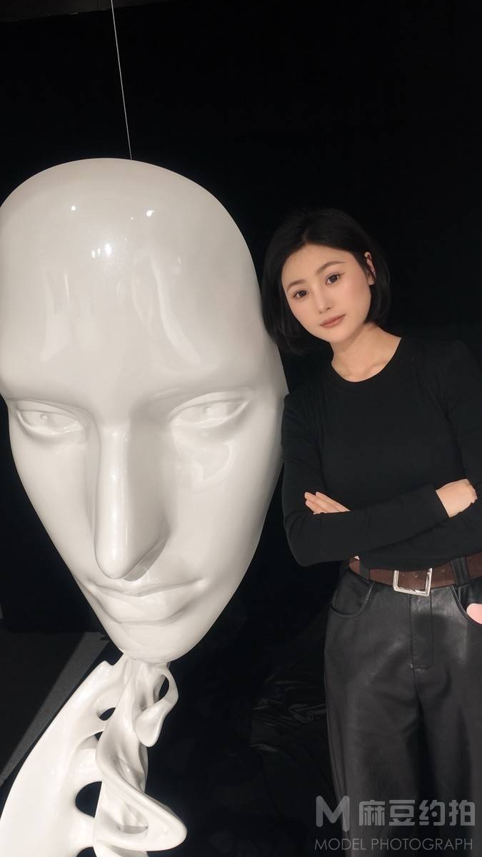 黑白模特