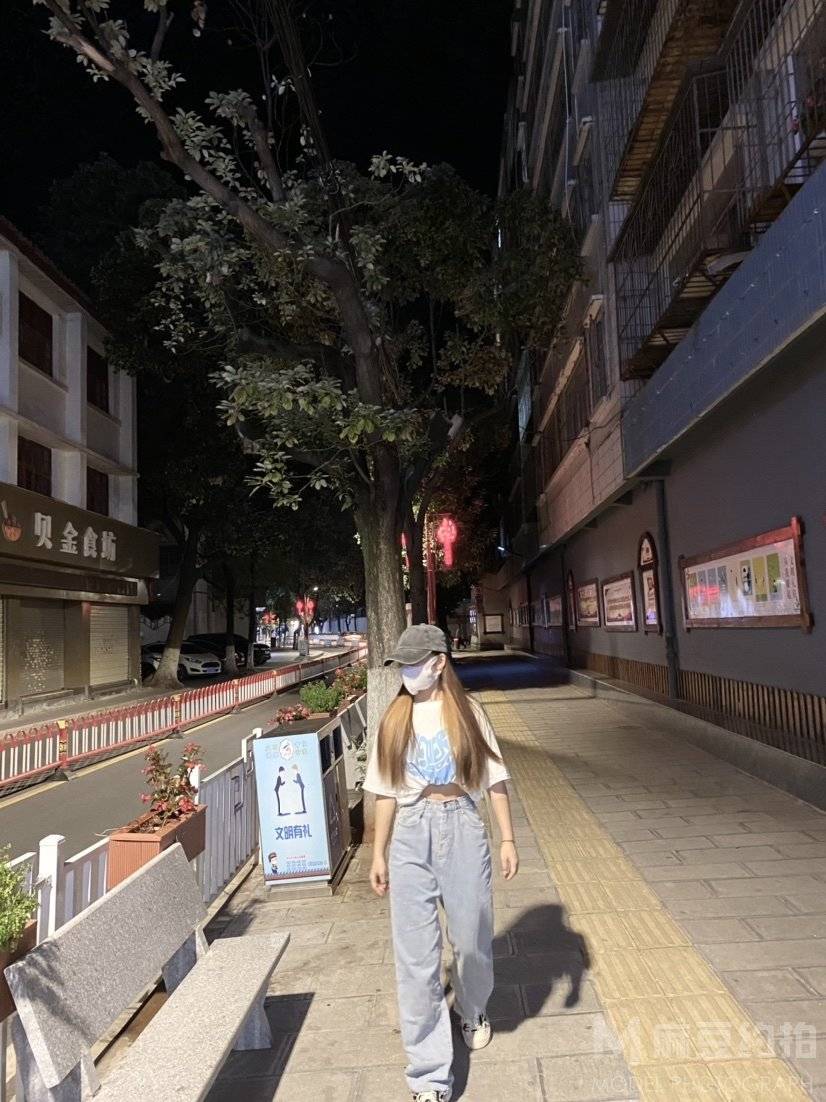 清新模特