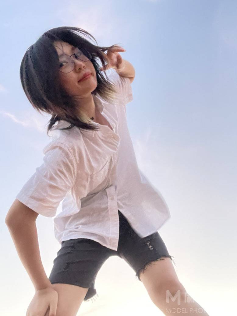 情绪模特