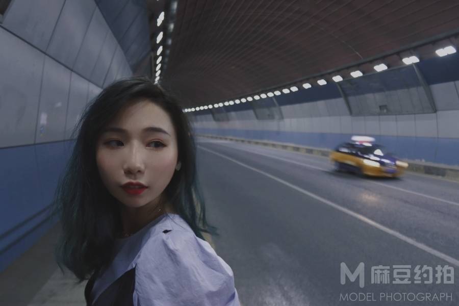 情绪模特