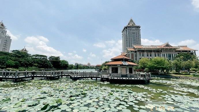 岛外，集美大学