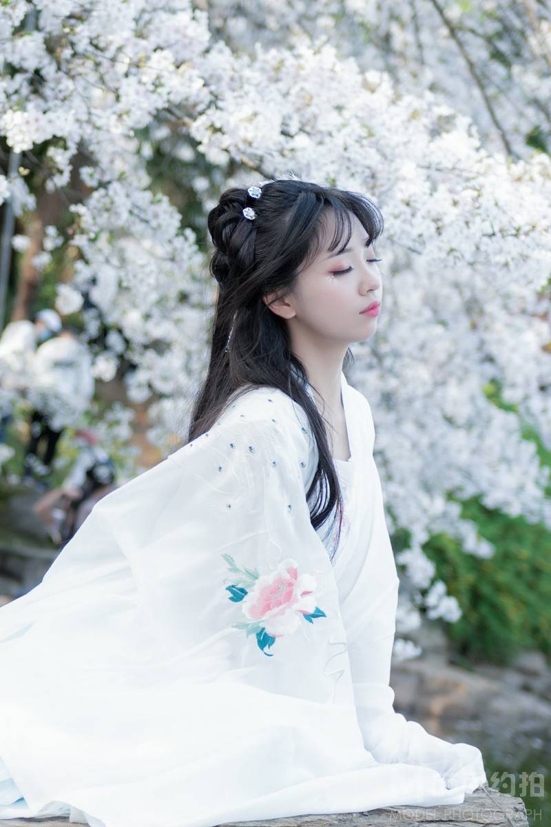 汉服模特