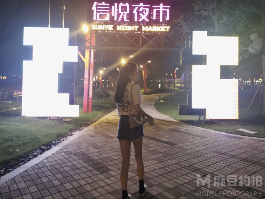 校园模特