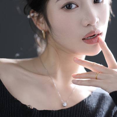 黑白模特