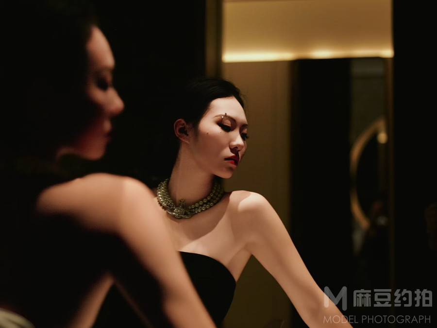 情绪模特