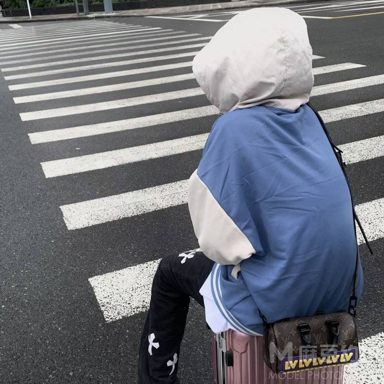 黑白模特