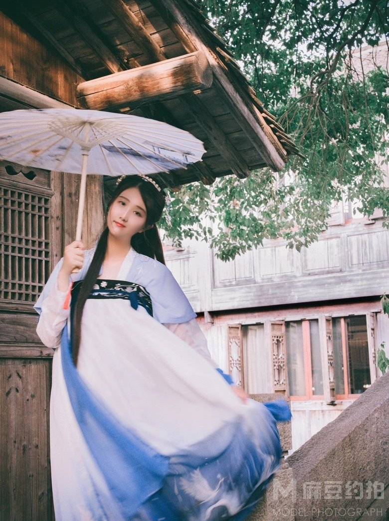汉服模特