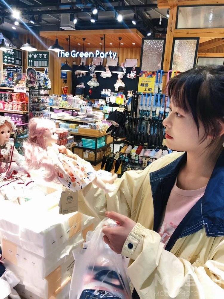 情绪模特