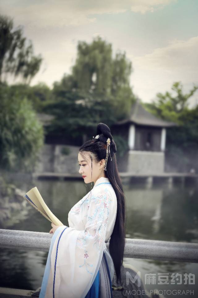 汉服模特