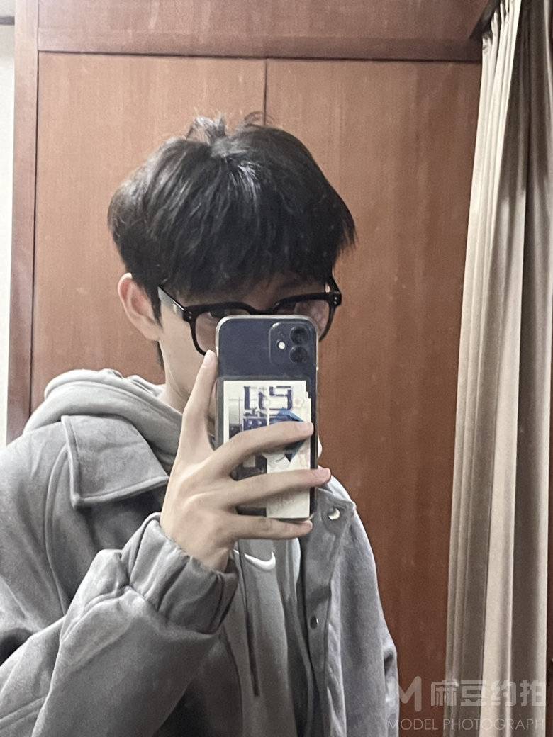 黑白模特