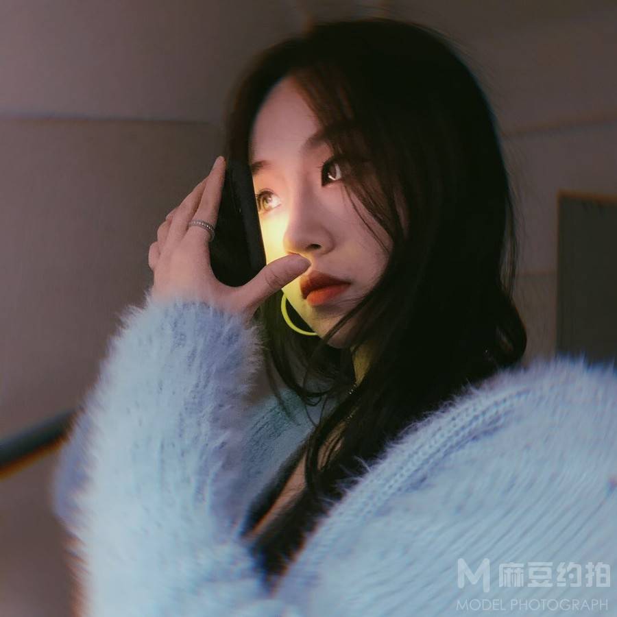 情绪模特