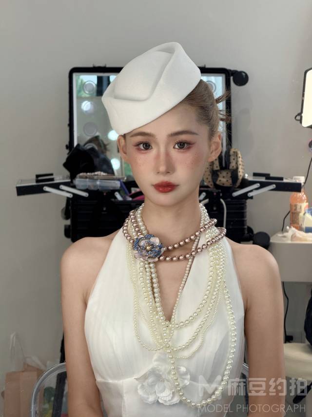 妆容模特
