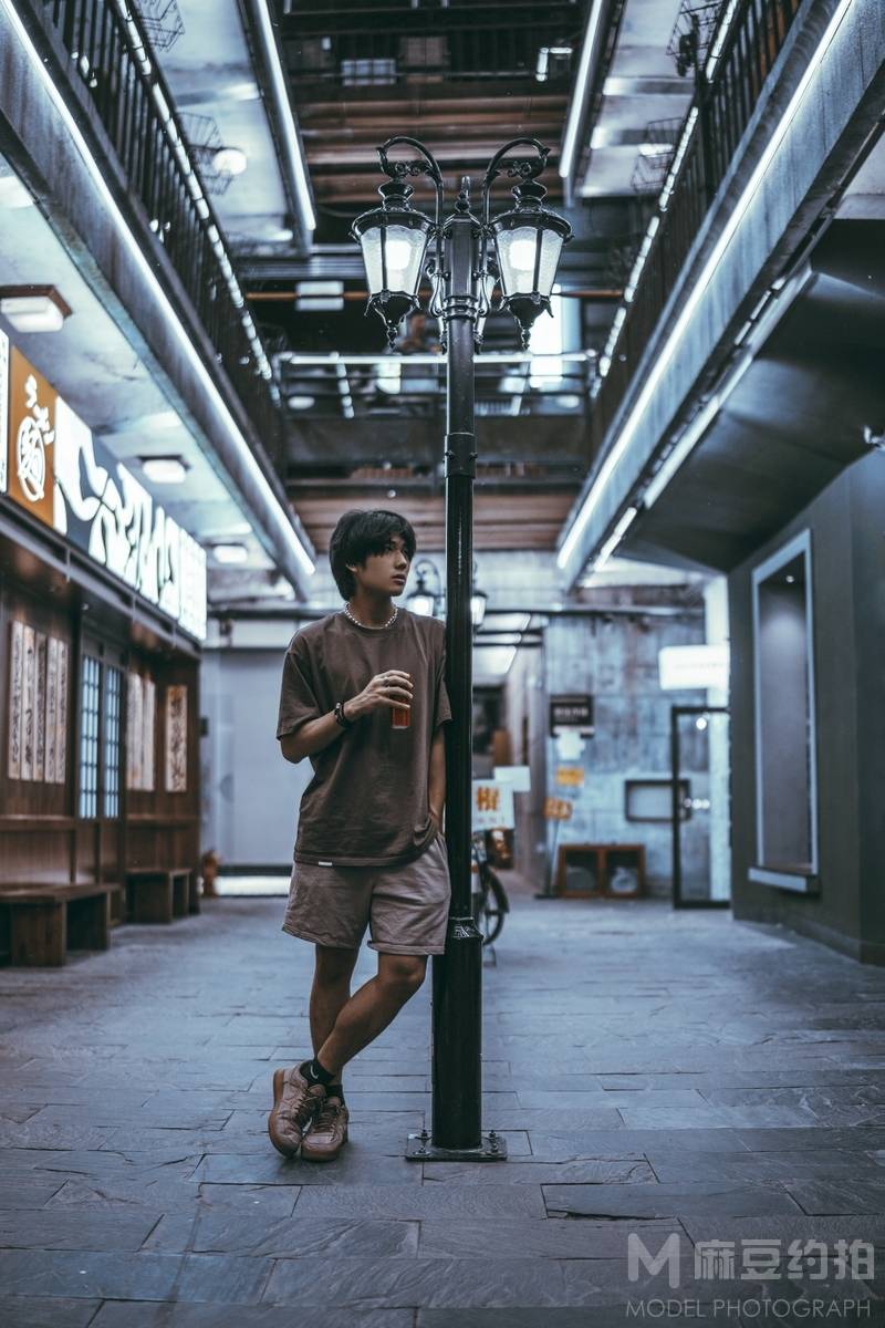 情绪模特