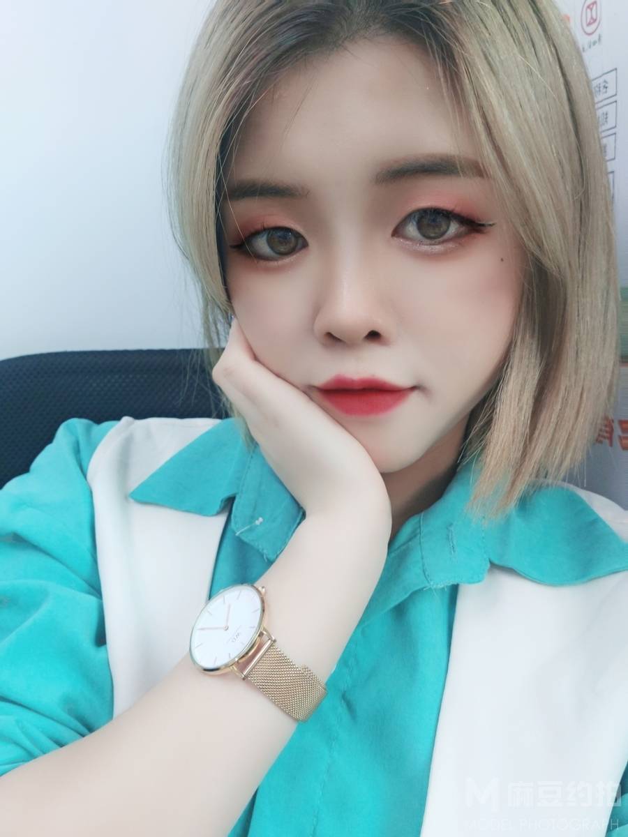 清新模特
