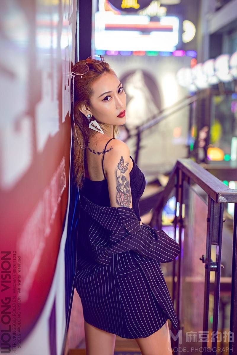 情绪模特