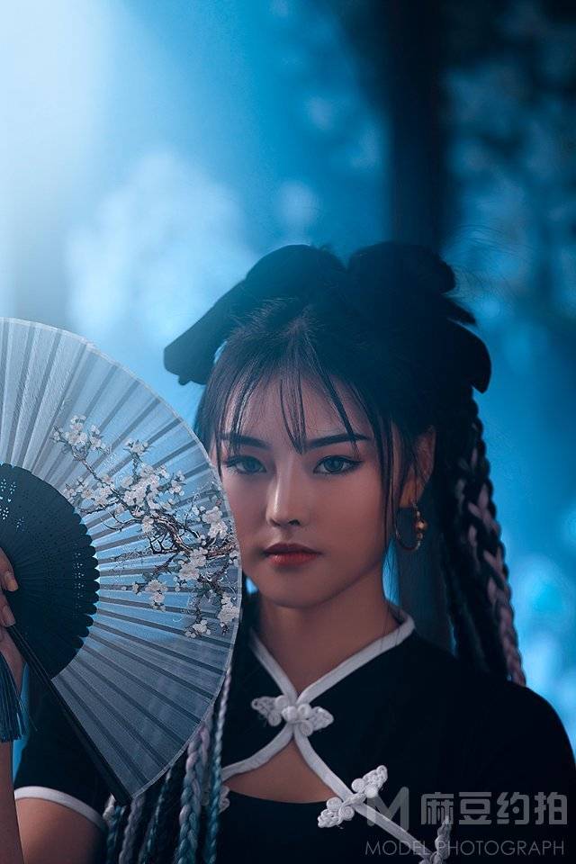 情绪模特