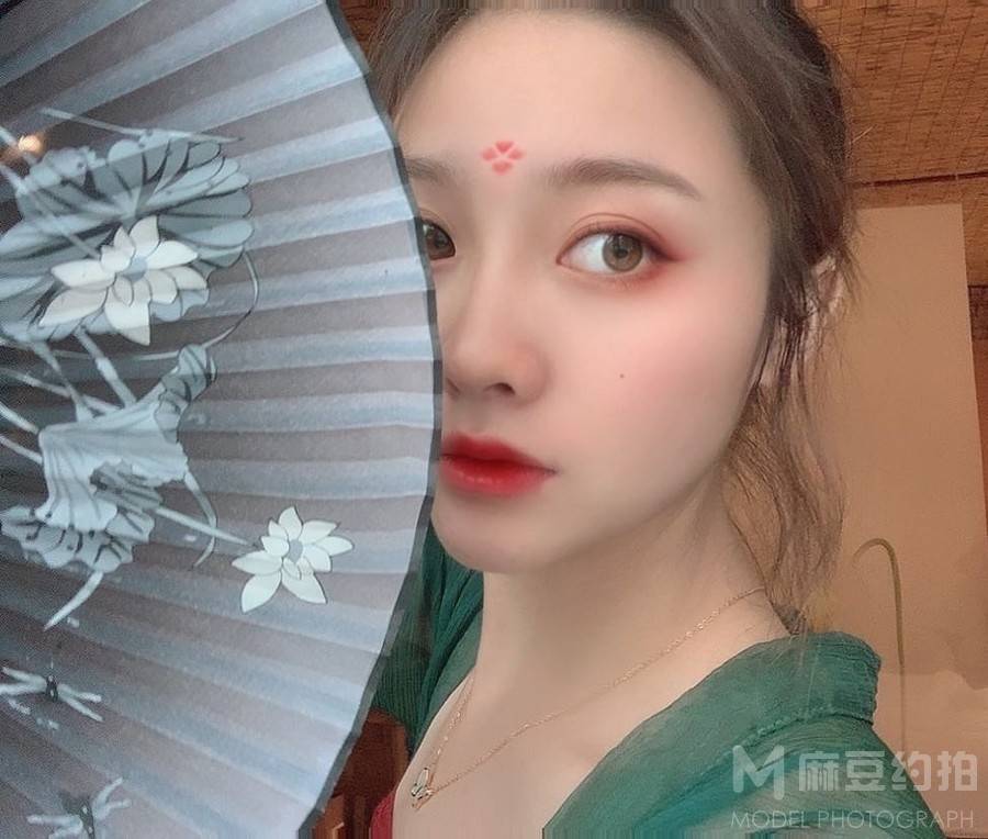 妆容模特