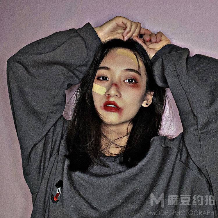 情绪模特