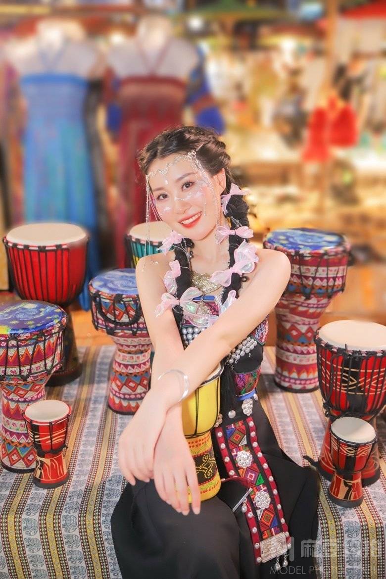 情绪模特