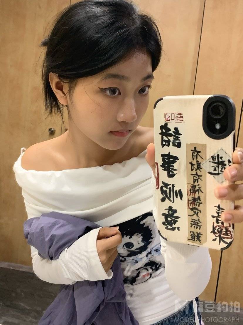 胶片模特
