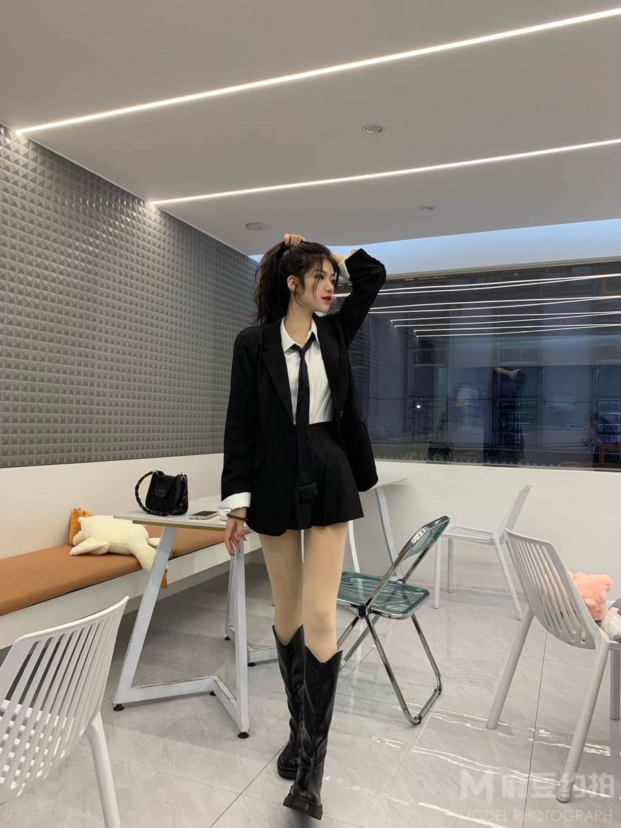 校园模特