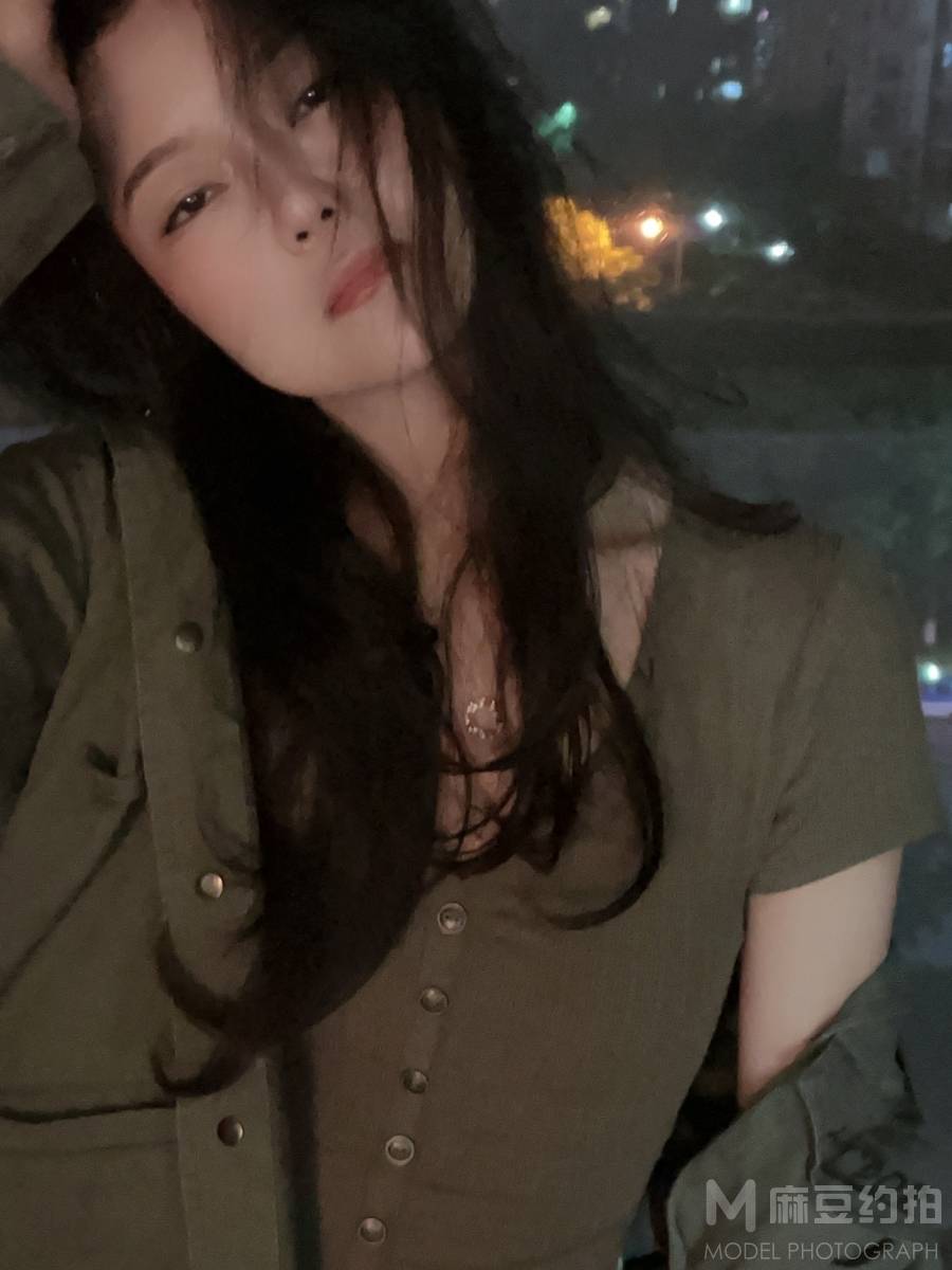 黑白模特