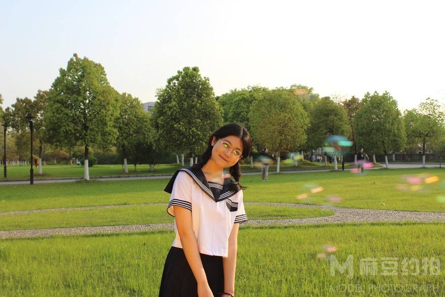 校园模特