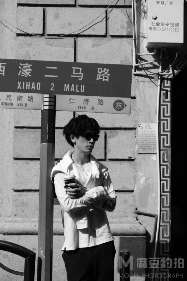 黑白模特