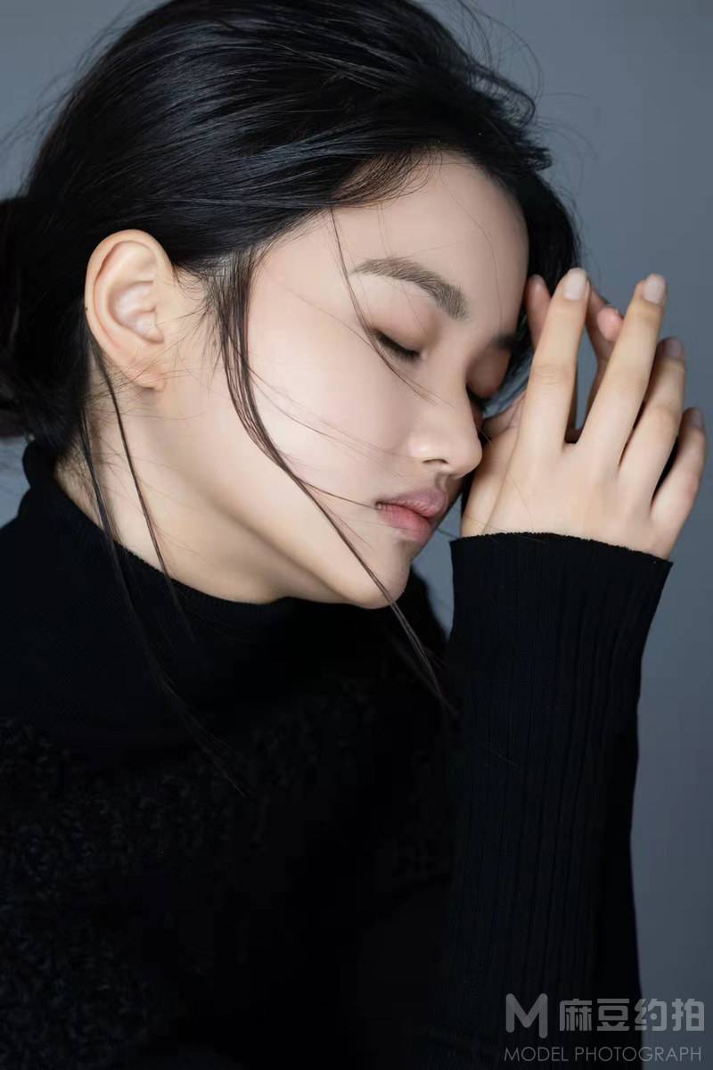 黑白模特
